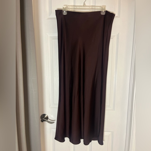 Zara Burgundy Maxi Skirt - Picture 4 of 14
